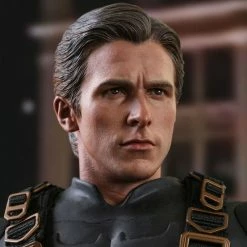 Official Hot Toys DC Comics Batman Begins Batman 1:6 Scale Figure