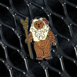 Pin Kings Star Wars Enamel Pin Badge Set 1.41 – Paploo And Luke Skywalker (in Battle Poncho)